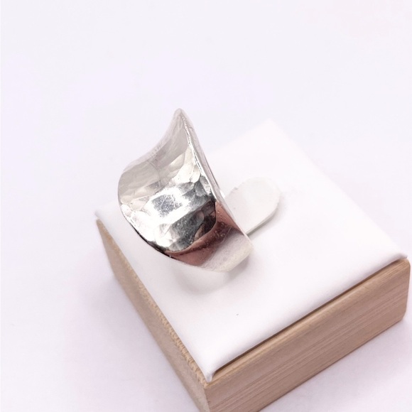 Size 9 Sterling Silver Hammered Ring - Picture 3 of 8